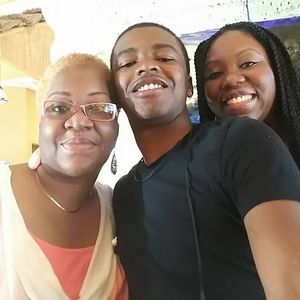 Meet your Posher, Elizabeth